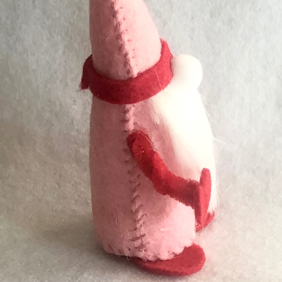 Love Gnome Art Doll felt hand-sewn - Picture 7 of 8